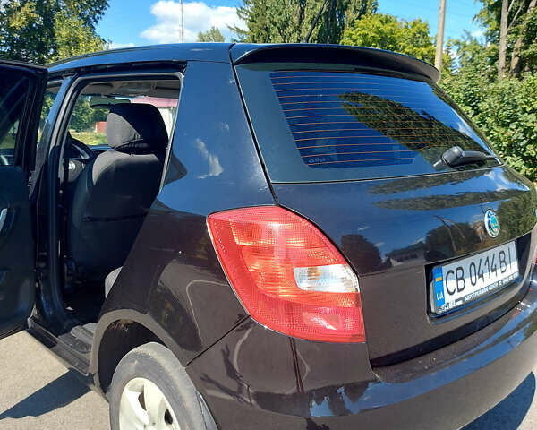 Черный Шкода Фабия, объемом двигателя 1.2 л и пробегом 198 тыс. км за 4600 $, фото 3 на Automoto.ua