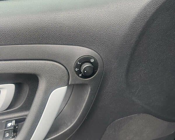 Черный Шкода Фабия, объемом двигателя 1.39 л и пробегом 171 тыс. км за 4700 $, фото 24 на Automoto.ua