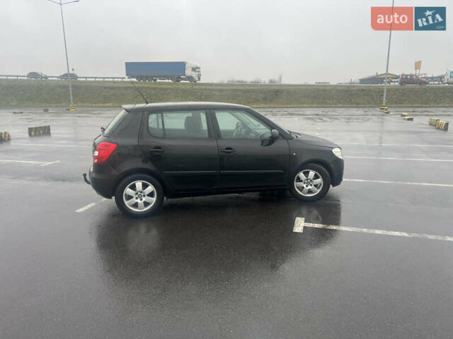 Черный Шкода Фабия, объемом двигателя 1.39 л и пробегом 171 тыс. км за 4700 $, фото 8 на Automoto.ua