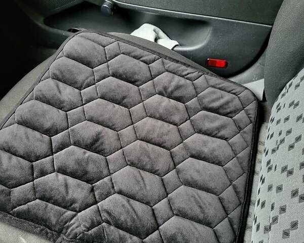 Черный Шкода Фабия, объемом двигателя 1.2 л и пробегом 341 тыс. км за 3000 $, фото 6 на Automoto.ua