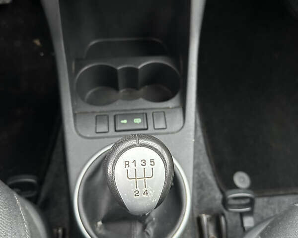 Черный Шкода Фабия, объемом двигателя 1.4 л и пробегом 197 тыс. км за 5000 $, фото 19 на Automoto.ua