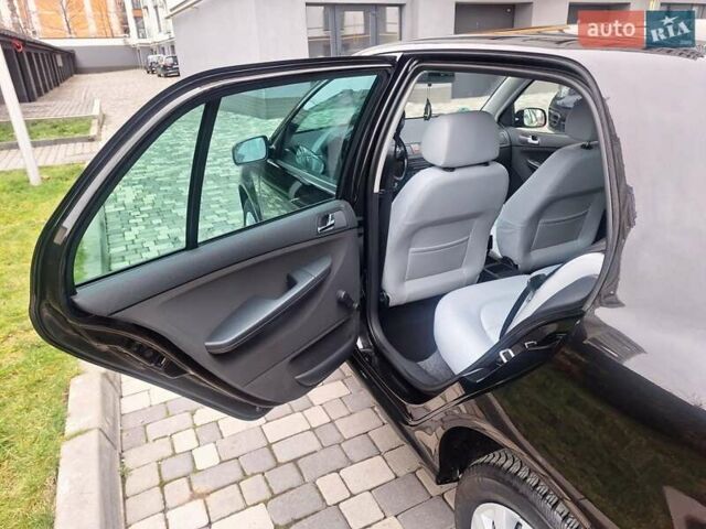 Чорний Шкода Фабія, об'ємом двигуна 1.4 л та пробігом 137 тис. км за 4750 $, фото 49 на Automoto.ua