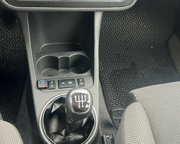 Черный Шкода Фабия, объемом двигателя 1.39 л и пробегом 171 тыс. км за 4700 $, фото 17 на Automoto.ua