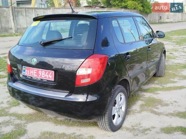Черный Шкода Фабия, объемом двигателя 1.4 л и пробегом 212 тыс. км за 5600 $, фото 2 на Automoto.ua