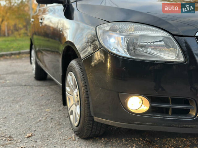 Черный Шкода Фабия, объемом двигателя 1.39 л и пробегом 153 тыс. км за 4250 $, фото 22 на Automoto.ua