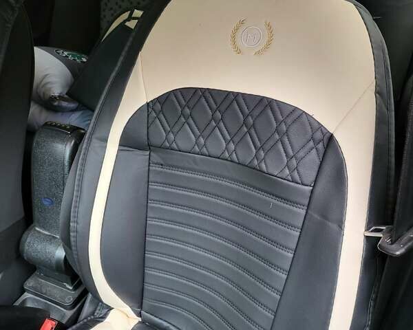 Черный Шкода Фабия, объемом двигателя 1.2 л и пробегом 341 тыс. км за 3000 $, фото 5 на Automoto.ua