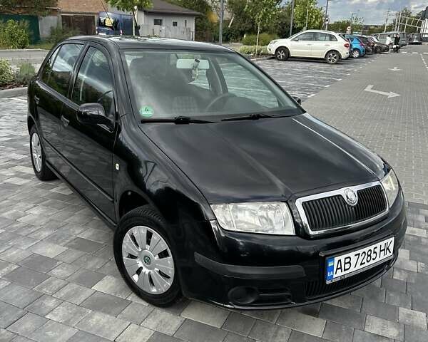 Черный Шкода Фабия, объемом двигателя 1.39 л и пробегом 150 тыс. км за 4800 $, фото 7 на Automoto.ua