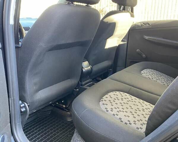 Черный Шкода Фабия, объемом двигателя 1.2 л и пробегом 340 тыс. км за 3150 $, фото 7 на Automoto.ua