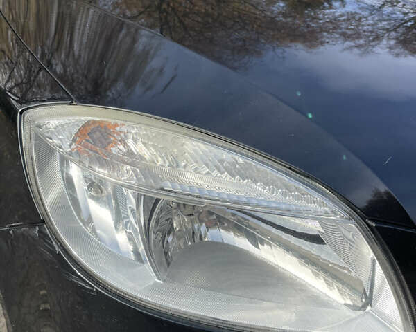 Черный Шкода Фабия, объемом двигателя 0 л и пробегом 121 тыс. км за 4100 $, фото 32 на Automoto.ua