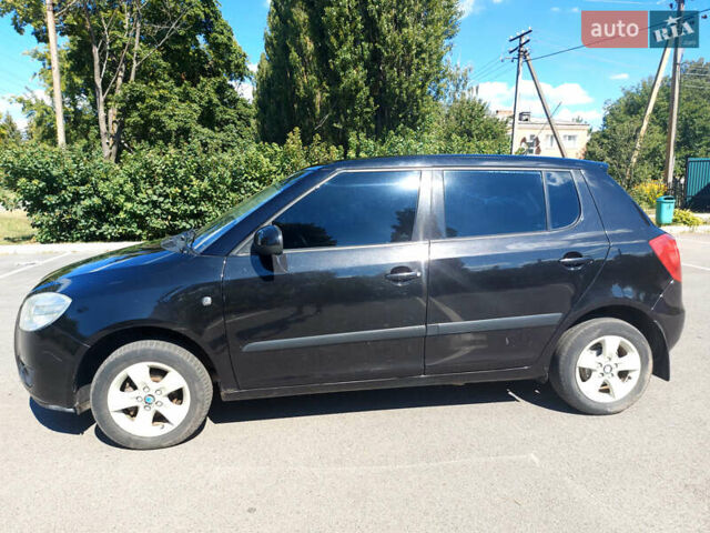 Черный Шкода Фабия, объемом двигателя 1.2 л и пробегом 198 тыс. км за 4600 $, фото 13 на Automoto.ua