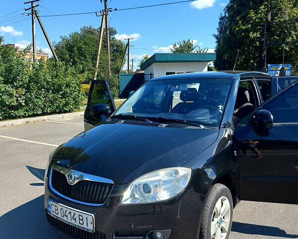 Черный Шкода Фабия, объемом двигателя 1.2 л и пробегом 198 тыс. км за 4600 $, фото 1 на Automoto.ua