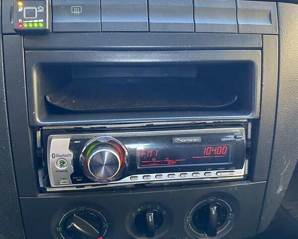 Черный Шкода Фабия, объемом двигателя 1.2 л и пробегом 340 тыс. км за 3150 $, фото 10 на Automoto.ua