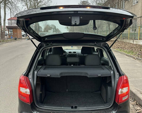 Черный Шкода Фабия, объемом двигателя 1.4 л и пробегом 197 тыс. км за 5000 $, фото 25 на Automoto.ua