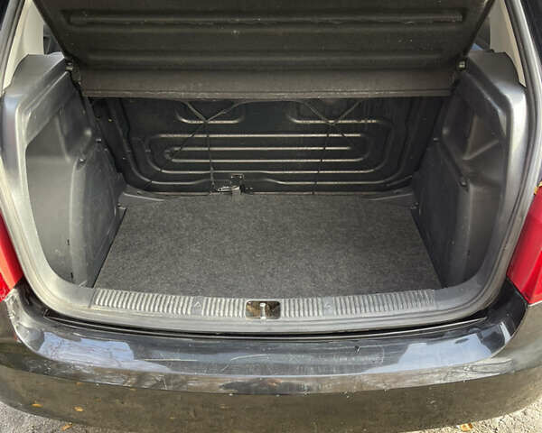 Черный Шкода Фабия, объемом двигателя 0 л и пробегом 121 тыс. км за 4100 $, фото 26 на Automoto.ua