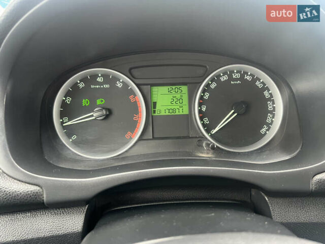 Черный Шкода Фабия, объемом двигателя 1.39 л и пробегом 171 тыс. км за 4700 $, фото 15 на Automoto.ua