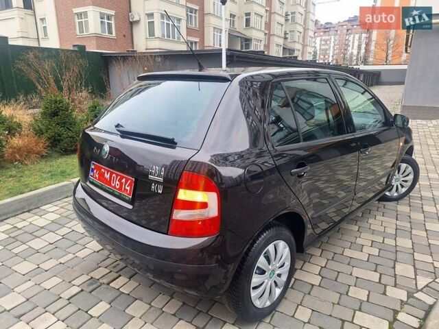 Чорний Шкода Фабія, об'ємом двигуна 1.4 л та пробігом 137 тис. км за 4750 $, фото 4 на Automoto.ua