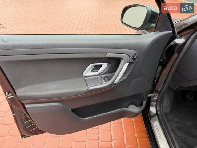 Черный Шкода Фабия, объемом двигателя 1.39 л и пробегом 209 тыс. км за 4800 $, фото 8 на Automoto.ua