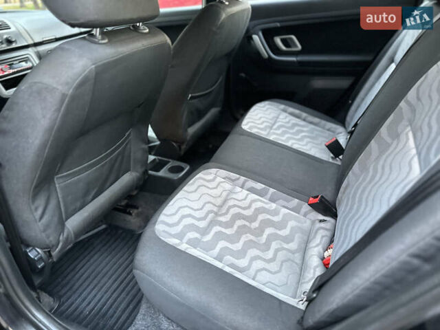 Черный Шкода Фабия, объемом двигателя 1.39 л и пробегом 153 тыс. км за 4250 $, фото 35 на Automoto.ua