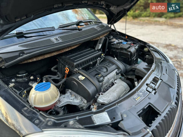 Черный Шкода Фабия, объемом двигателя 1.39 л и пробегом 153 тыс. км за 4250 $, фото 50 на Automoto.ua