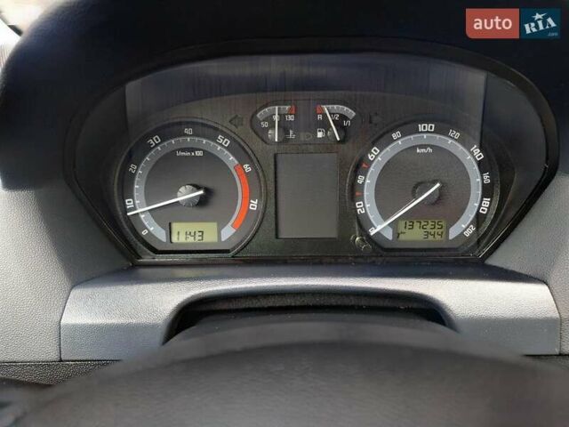 Чорний Шкода Фабія, об'ємом двигуна 1.4 л та пробігом 137 тис. км за 4750 $, фото 68 на Automoto.ua