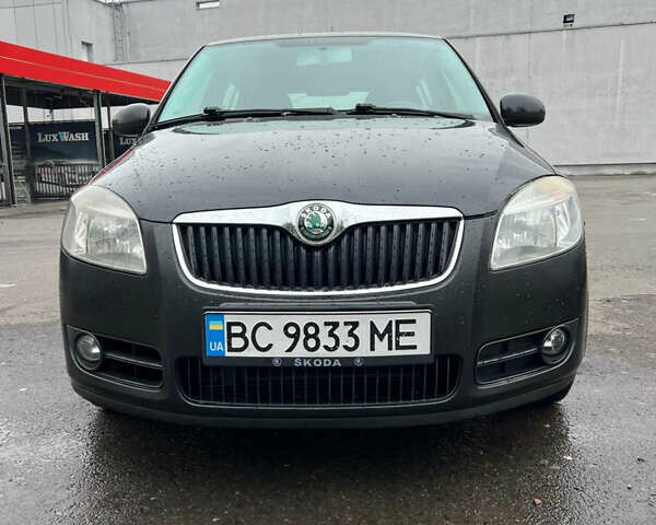 Черный Шкода Фабия, объемом двигателя 1.6 л и пробегом 310 тыс. км за 3900 $, фото 17 на Automoto.ua
