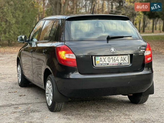 Черный Шкода Фабия, объемом двигателя 1.39 л и пробегом 153 тыс. км за 4250 $, фото 11 на Automoto.ua
