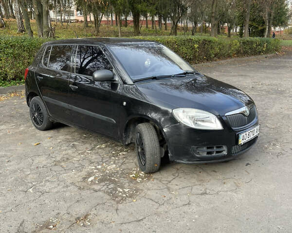 Черный Шкода Фабия, объемом двигателя 0 л и пробегом 121 тыс. км за 4100 $, фото 12 на Automoto.ua