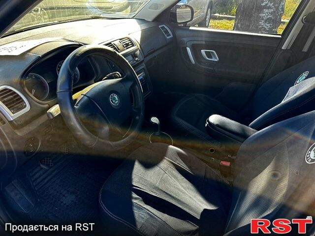 Черный Шкода Фабия, объемом двигателя 1.4 л и пробегом 0 тыс. км за 4400 $, фото 5 на Automoto.ua