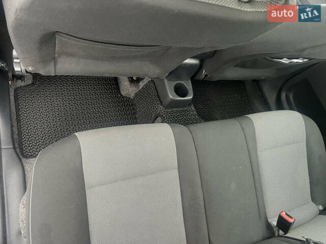 Черный Шкода Фабия, объемом двигателя 1.39 л и пробегом 171 тыс. км за 4700 $, фото 38 на Automoto.ua