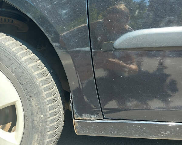 Черный Шкода Фабия, объемом двигателя 1.2 л и пробегом 198 тыс. км за 4600 $, фото 8 на Automoto.ua