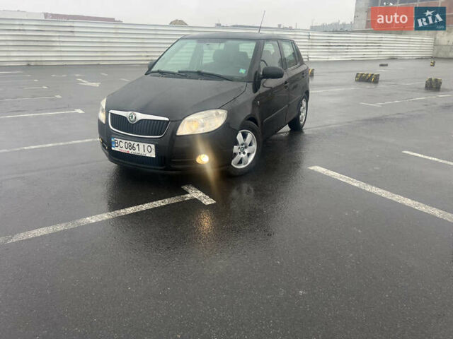 Черный Шкода Фабия, объемом двигателя 1.39 л и пробегом 171 тыс. км за 4700 $, фото 2 на Automoto.ua