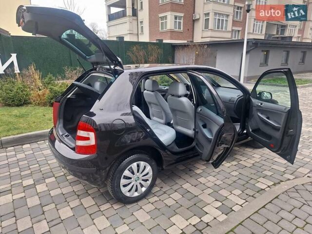 Чорний Шкода Фабія, об'ємом двигуна 1.4 л та пробігом 137 тис. км за 4750 $, фото 31 на Automoto.ua