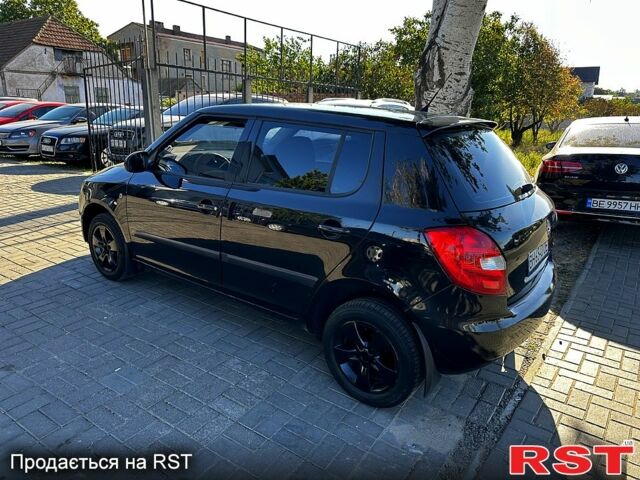 Черный Шкода Фабия, объемом двигателя 1.4 л и пробегом 0 тыс. км за 4400 $, фото 3 на Automoto.ua