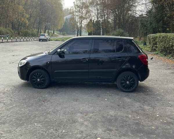 Черный Шкода Фабия, объемом двигателя 0 л и пробегом 121 тыс. км за 4100 $, фото 17 на Automoto.ua