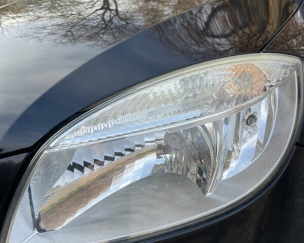 Черный Шкода Фабия, объемом двигателя 0 л и пробегом 121 тыс. км за 4100 $, фото 37 на Automoto.ua