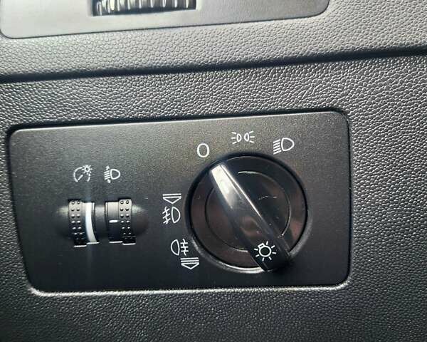 Чорний Шкода Фабія, об'ємом двигуна 1.4 л та пробігом 137 тис. км за 4750 $, фото 70 на Automoto.ua