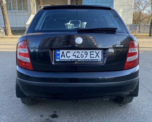 Черный Шкода Фабия, объемом двигателя 1.2 л и пробегом 340 тыс. км за 3150 $, фото 1 на Automoto.ua