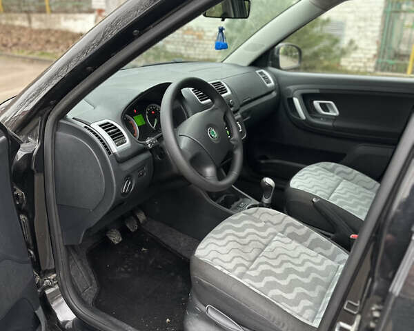 Черный Шкода Фабия, объемом двигателя 1.4 л и пробегом 197 тыс. км за 5000 $, фото 14 на Automoto.ua