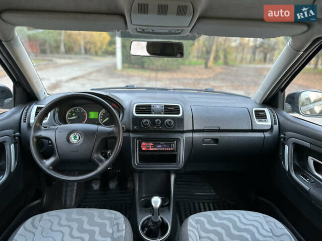 Черный Шкода Фабия, объемом двигателя 1.39 л и пробегом 153 тыс. км за 4250 $, фото 30 на Automoto.ua