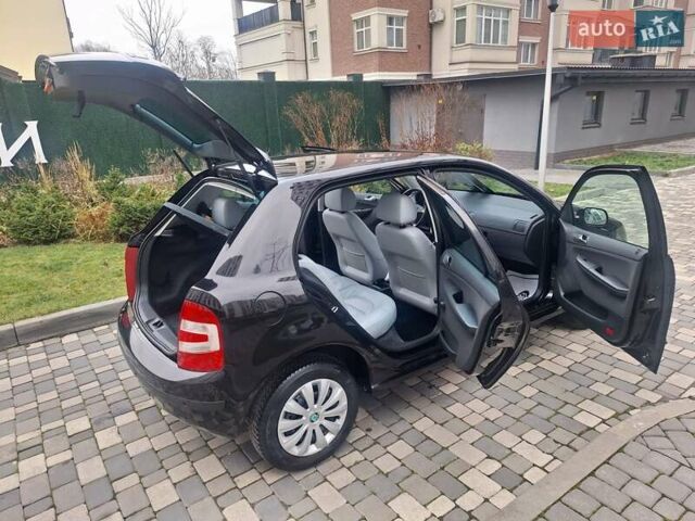 Чорний Шкода Фабія, об'ємом двигуна 1.4 л та пробігом 137 тис. км за 4750 $, фото 30 на Automoto.ua