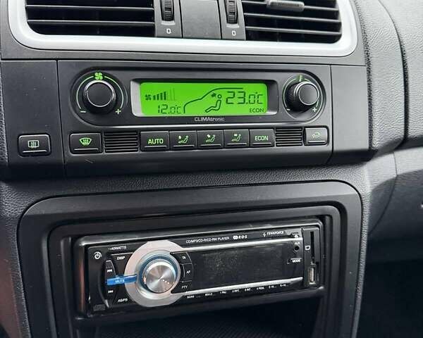 Черный Шкода Фабия, объемом двигателя 1.39 л и пробегом 209 тыс. км за 4800 $, фото 13 на Automoto.ua