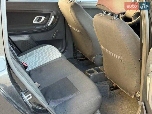 Черный Шкода Фабия, объемом двигателя 1.4 л и пробегом 203 тыс. км за 4940 $, фото 13 на Automoto.ua