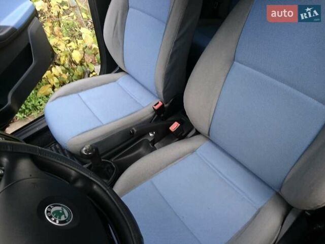 Черный Шкода Фабия, объемом двигателя 1.39 л и пробегом 237 тыс. км за 4700 $, фото 16 на Automoto.ua