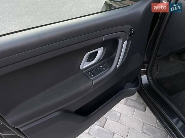 Черный Шкода Фабия, объемом двигателя 1.6 л и пробегом 190 тыс. км за 6400 $, фото 12 на Automoto.ua