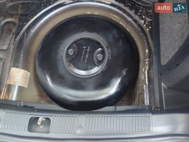 Черный Шкода Фабия, объемом двигателя 1.39 л и пробегом 228 тыс. км за 4000 $, фото 10 на Automoto.ua