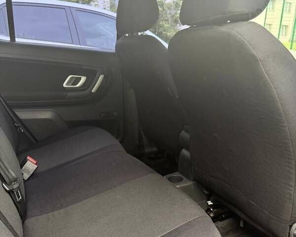 Черный Шкода Фабия, объемом двигателя 1.6 л и пробегом 114 тыс. км за 6100 $, фото 15 на Automoto.ua