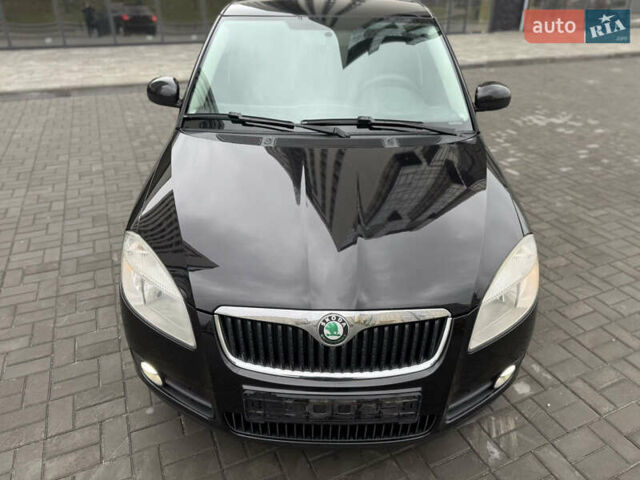 Черный Шкода Фабия, объемом двигателя 1.39 л и пробегом 167 тыс. км за 6450 $, фото 1 на Automoto.ua