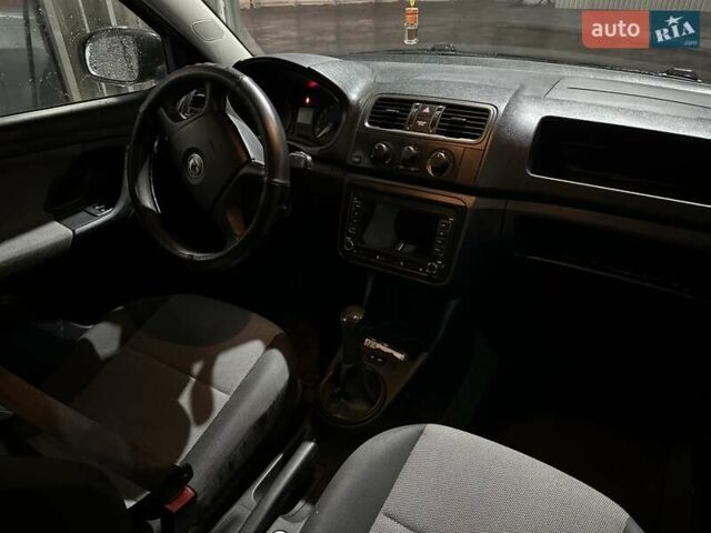 Черный Шкода Фабия, объемом двигателя 1.2 л и пробегом 224 тыс. км за 4700 $, фото 25 на Automoto.ua