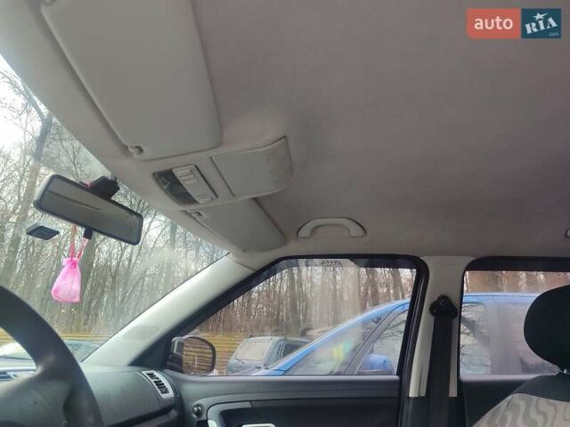 Черный Шкода Фабия, объемом двигателя 1.39 л и пробегом 228 тыс. км за 4000 $, фото 3 на Automoto.ua