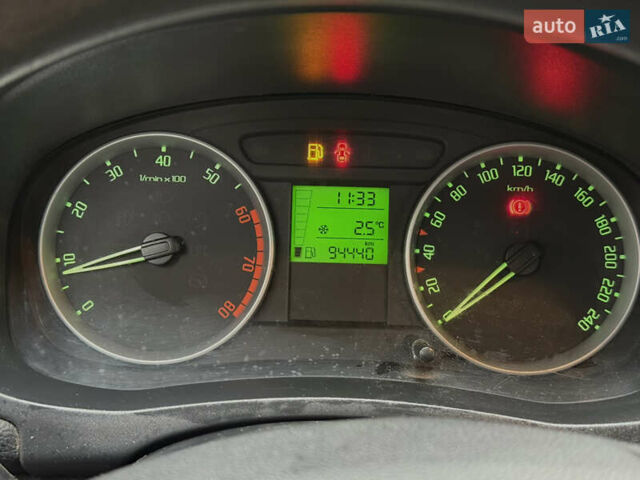 Черный Шкода Фабия, объемом двигателя 1.4 л и пробегом 94 тыс. км за 6000 $, фото 10 на Automoto.ua